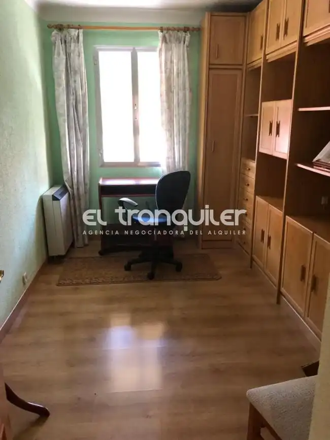 Bedroom of Flat for rent in Madrid  with Parquet flooring, Furnished and Washing machine