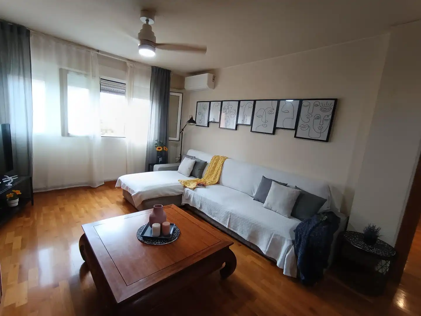 Sala de estar de Piso en venta en Murcia con Aire acondicionado, Parquet y Amueblado