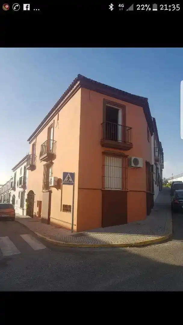 Vista exterior de Casa adosada en venda en Camas amb Aire condicionat, Jardí privat i Traster