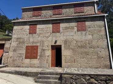 Casa amb jardí en venda a Lugar Riomao 11