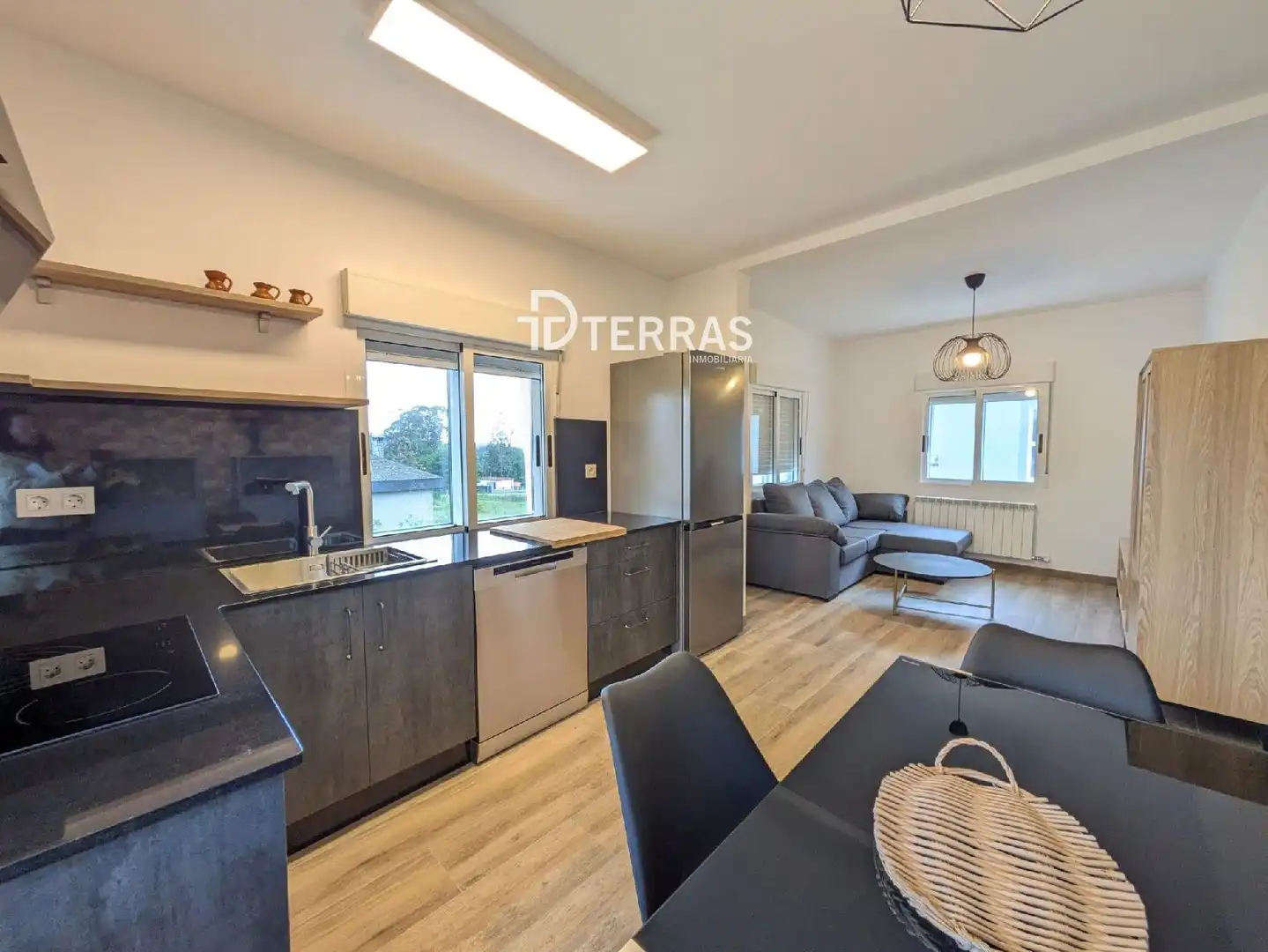 Cocina de Piso de alquiler en Pontevedra Capital  con Amueblado