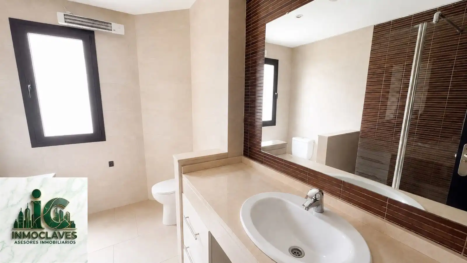 Bathroom of Detached homes for sale in Algeciras  with Air Conditioner, Heating and Private garden