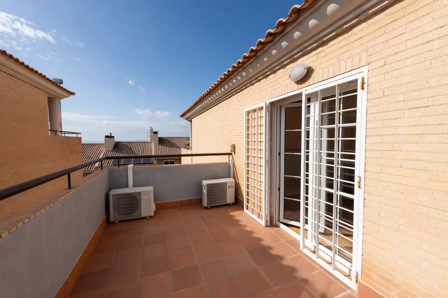 Terrassa de Casa adosada en venda en Alicante / Alacant amb Aire condicionat, Calefacció i Jardí privat