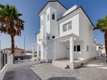 Casa con piscina en venta en San Fulgencio