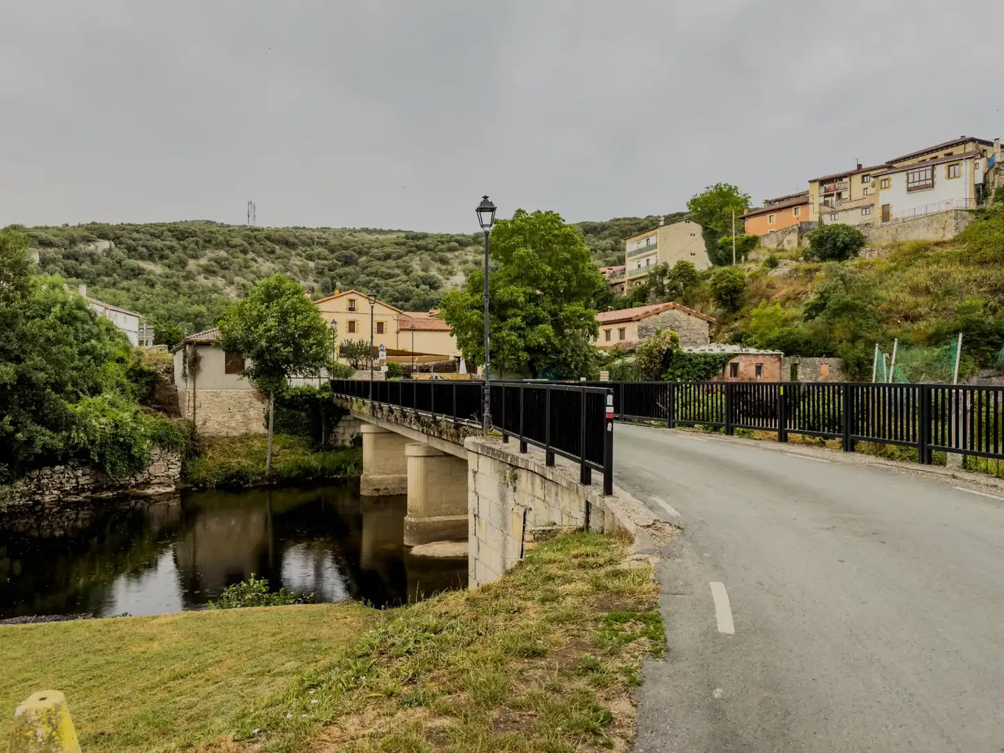 Vista exterior de Casa adosada en venta en Merindad de Valdeporres con Calefacción