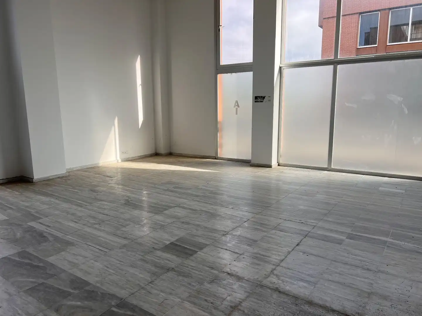Gebäude zur Miete in Gelves