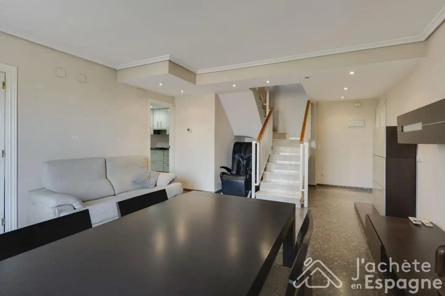 Maisonette zum Verkauf in Valencia mit Klimaanlage, Heizung und Terrasse