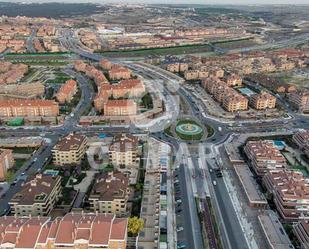 Vista exterior de Pis en venda en Boadilla del Monte amb Aire condicionat, Calefacció i Terrassa