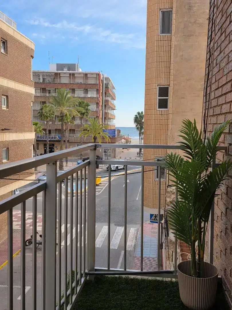 Vista exterior de Pis en venda en Santa Pola amb Aire condicionat i Balcó