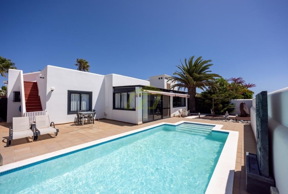 Exterior view of House or chalet for sale in Yaiza  with Terrace and Internet