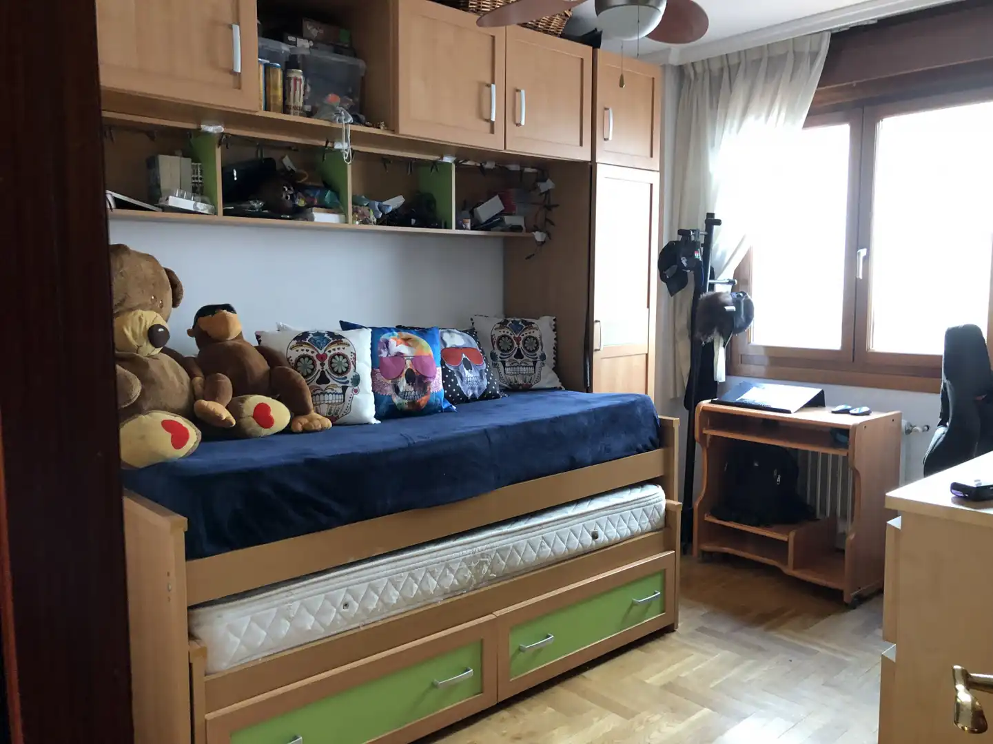 Bedroom of Flat for rent in Oviedo   with Heating, Parquet flooring and Storage room