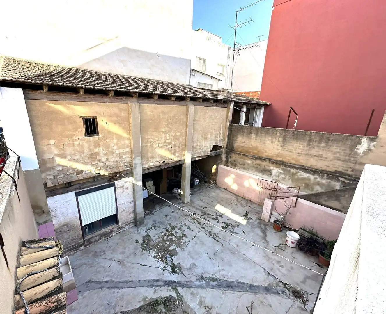Vista exterior de Casa o xalet en venda en Paterna amb Aire condicionat, Terrassa i Traster