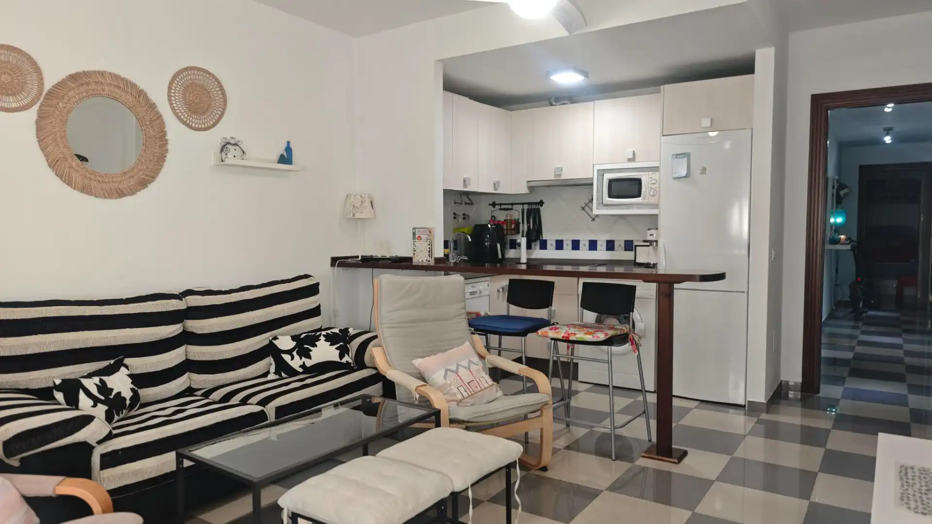 Sala de estar de Piso en venta en Roquetas de Mar con Aire acondicionado, Terraza y Amueblado