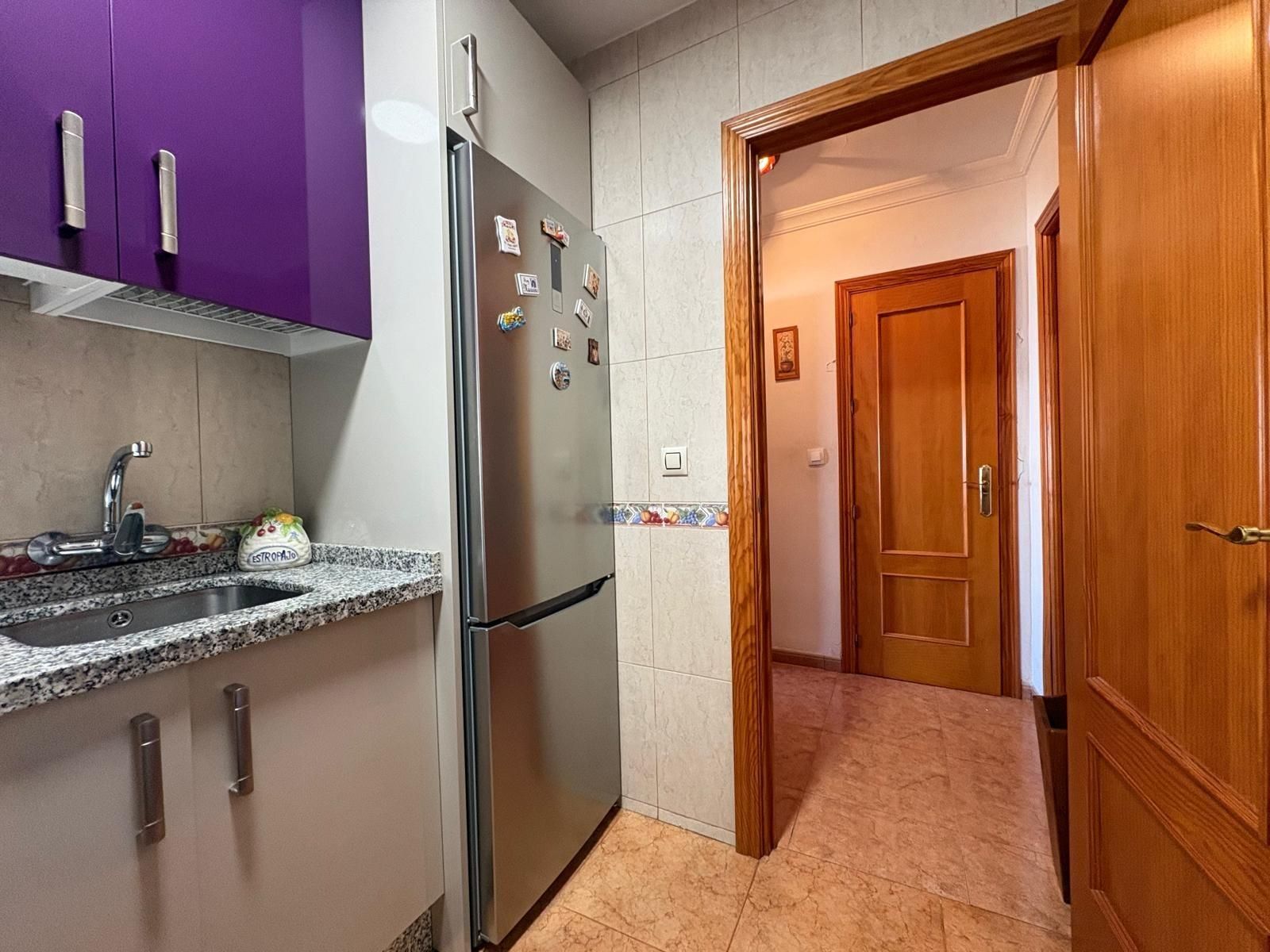 Kitchen of Flat for sale in  Sevilla Capital  with Air Conditioner, Terrace and Storage room