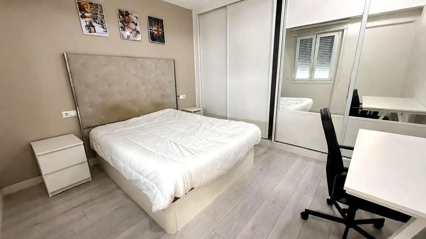 Habitación de Piso en venta en  Logroño con Calefacción y Amueblado
