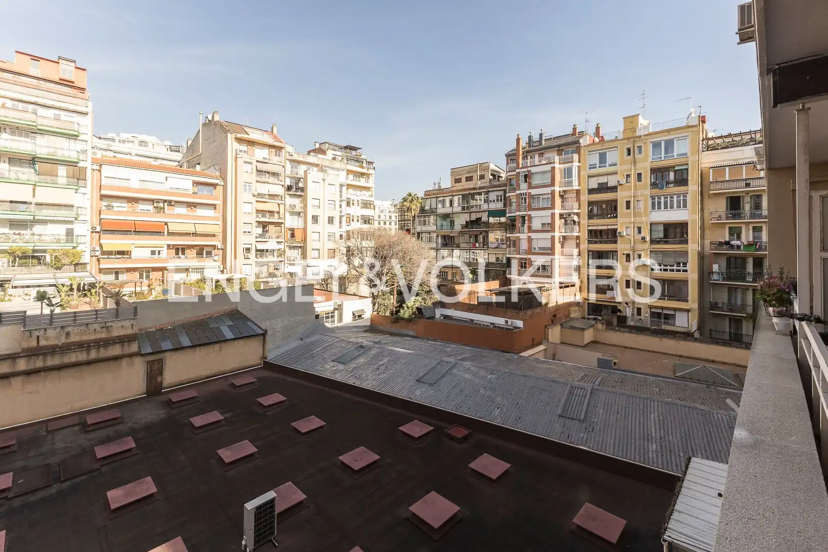 Vista exterior de Piso en venta en Barcelona con Aire acondicionado, Calefacción y Parquet