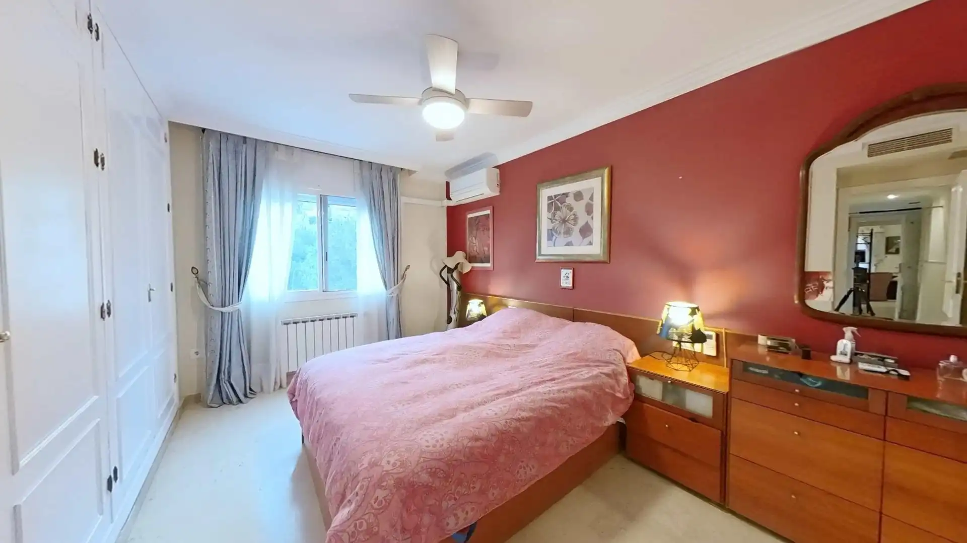 Schlafzimmer von Wohnung zum Verkauf in Málaga mit Klimaanlage, Privatgarten und Terrasse