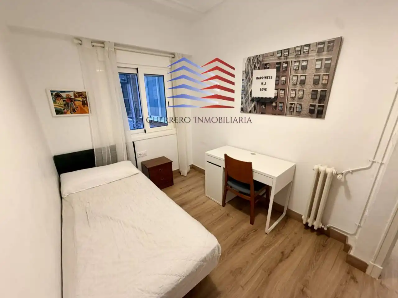 Habitación de Piso de alquiler en Ourense Capital  con Calefacción, Parquet y Alarma