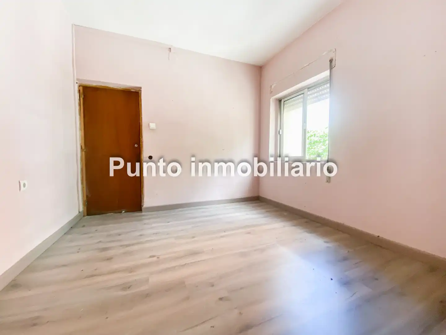 Dormitori de Pis en venda en Valladolid amb Calefacció, Parquet i Terrassa