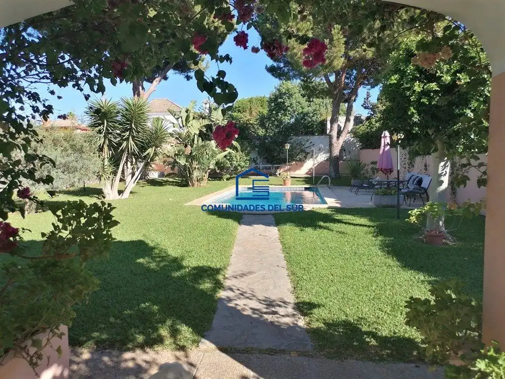 Garden of Houses for rent in El Puerto de Santa María  with Air Conditioner, Private garden and Swimming Pool
