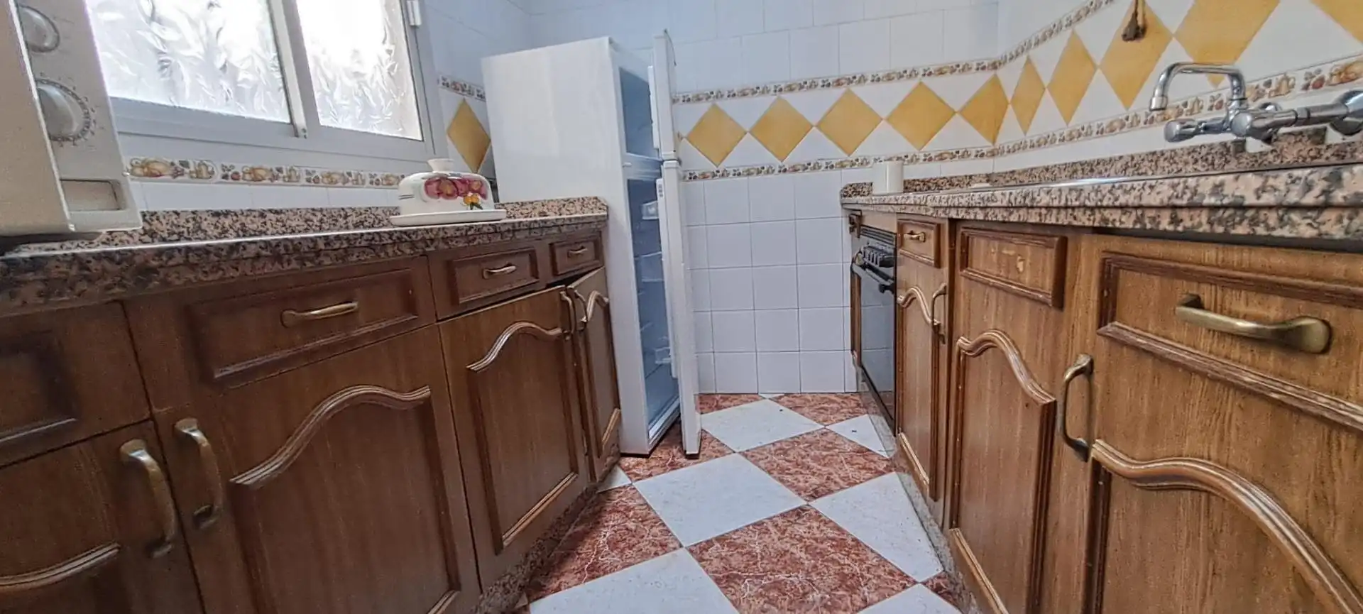Cuina de Casa o xalet en venda en Brenes amb Terrassa i Balcó