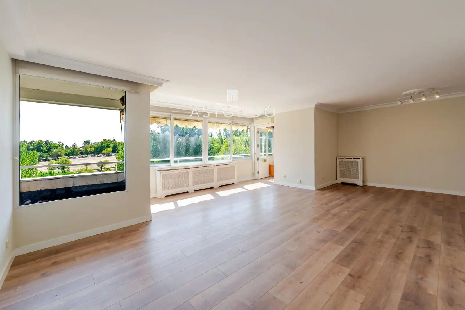 Flat with pool for sale in Hortaleza