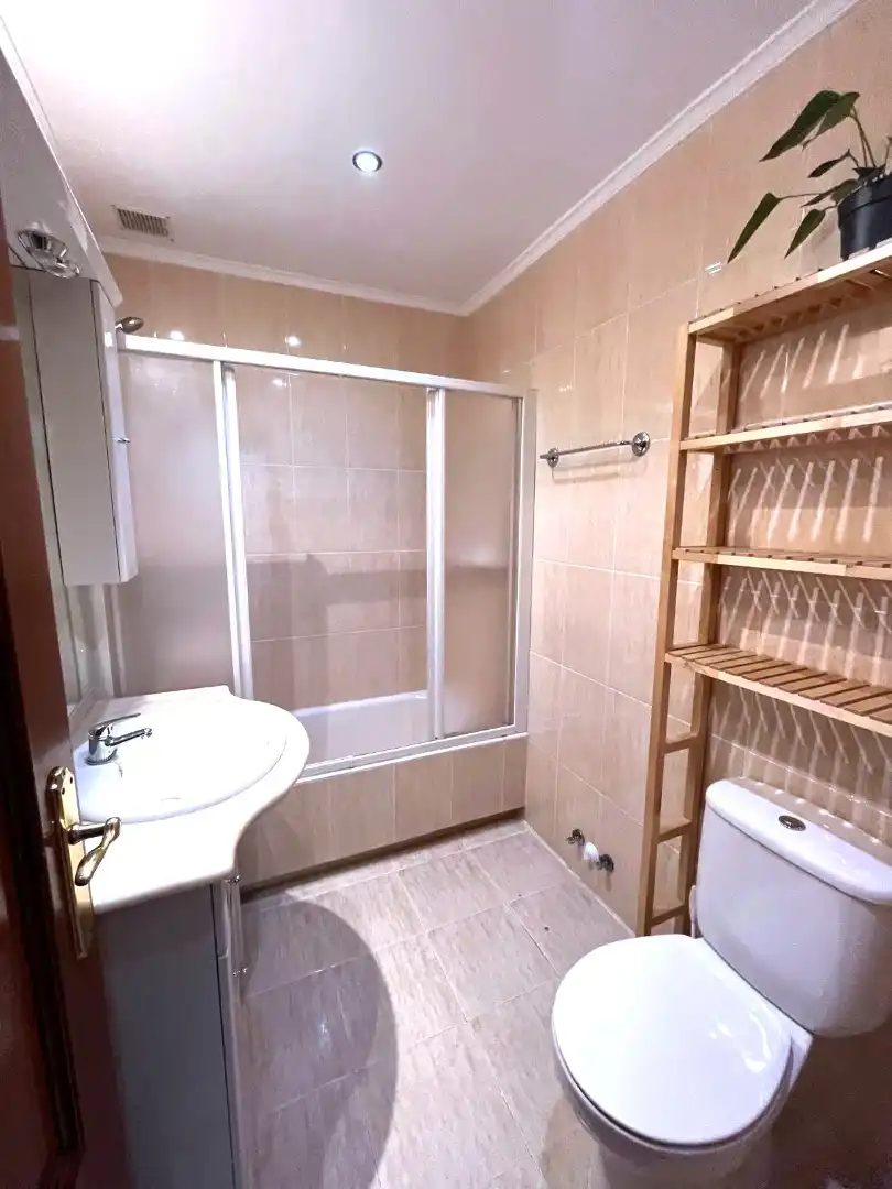 Baño de Planta baja en venta en Castro-Urdiales con Calefacción, Jardín privado y Parquet