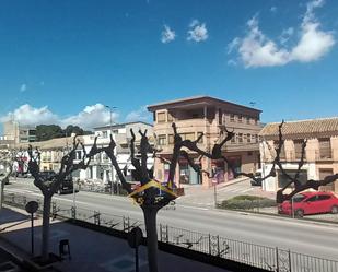 Vista exterior de Apartament en venda en El Pinós / Pinoso amb Jardí privat i Terrassa