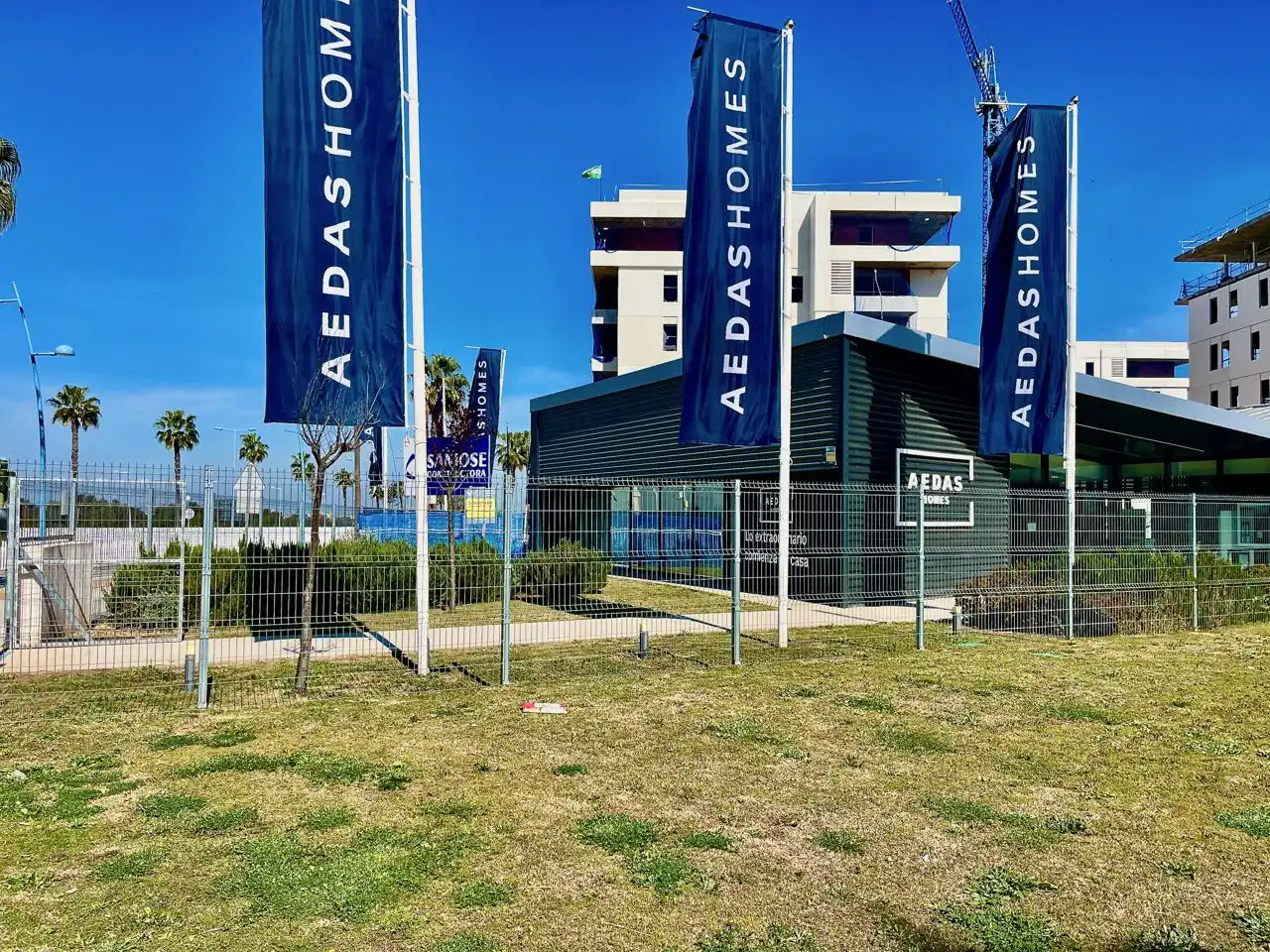 Flat for rent in Ángel Ojeda Avilés, Entrenúcleos