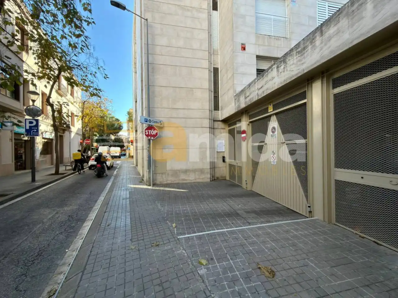 Einzelparkplatz mit Aufzug zur Miete in Centre - Sant Oleguer, imagen 3