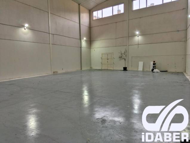 Nave industrial en Alquiler en Yeles