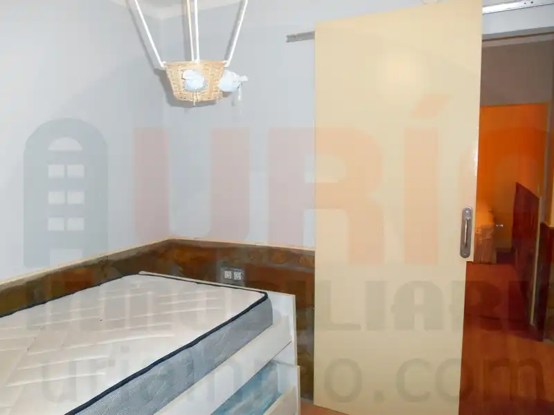 Habitación de Casa adosada en venta en Oviedo 