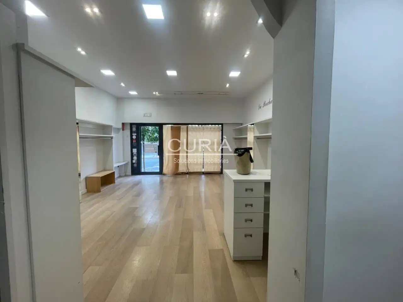 Local comercial de lloguer a Instituts - Universitat, imagen 3