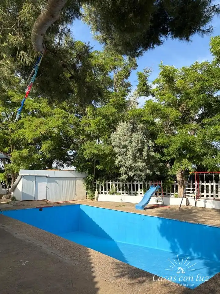 Piscina de Finca rústica en venda en Zaragoza amb Jardí privat i Piscina