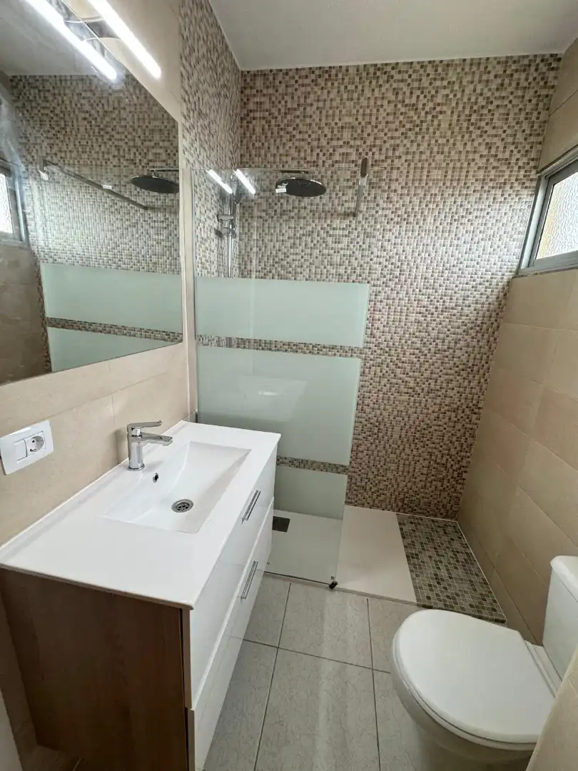 Bathroom of Study for rent in Puerto de la Cruz  with Terrace, Furnished and Community pool