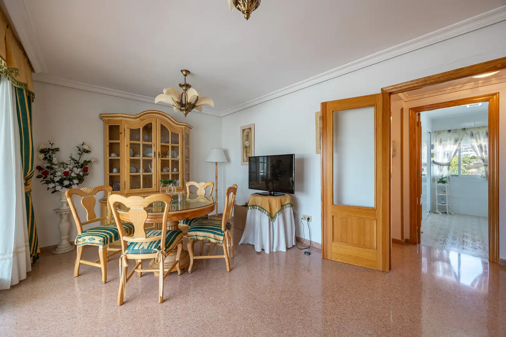 Comedor de Piso en venta en Finestrat con Trastero, Piscina y Amueblado