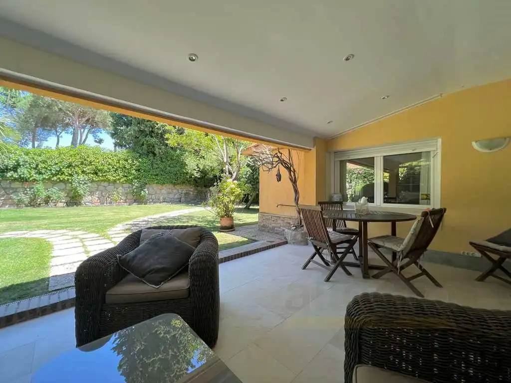 Terrassa de Casa o xalet en venda en Galapagar amb Aire condicionat, Jardí privat i Piscina