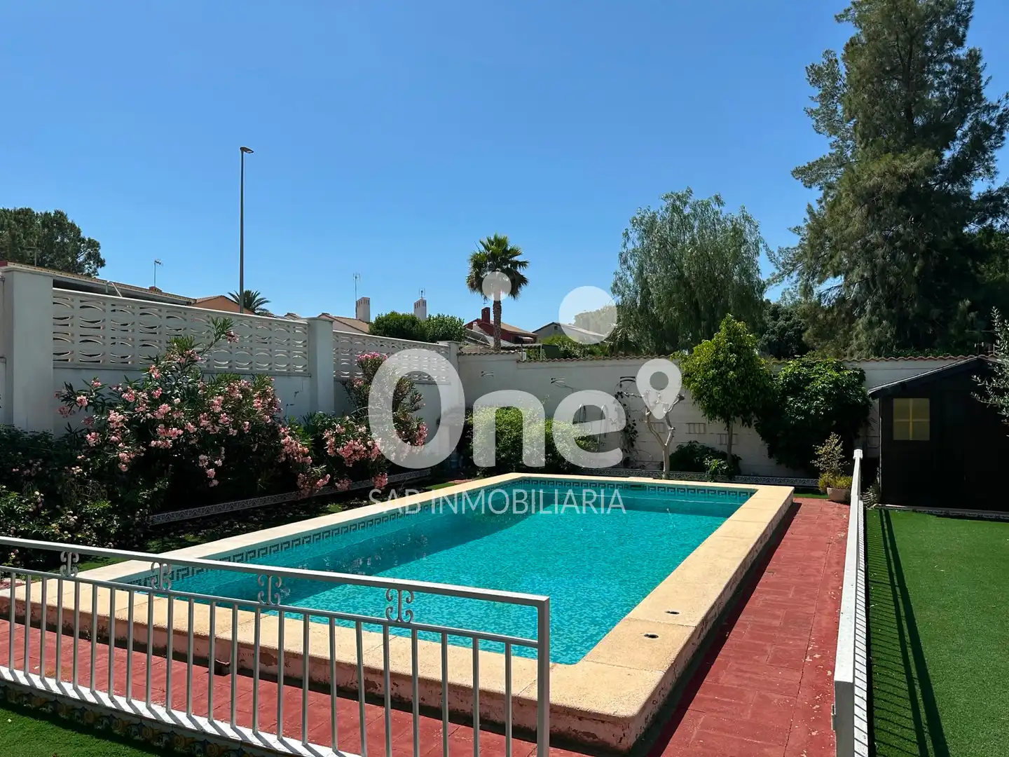 Swimming pool of Houses for sale in San Antonio de Benagéber  with Air Conditioner, Private garden and Terrace