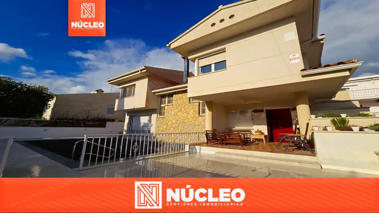 Chalet con terraza en venta en Avinguda Lluís Millet
