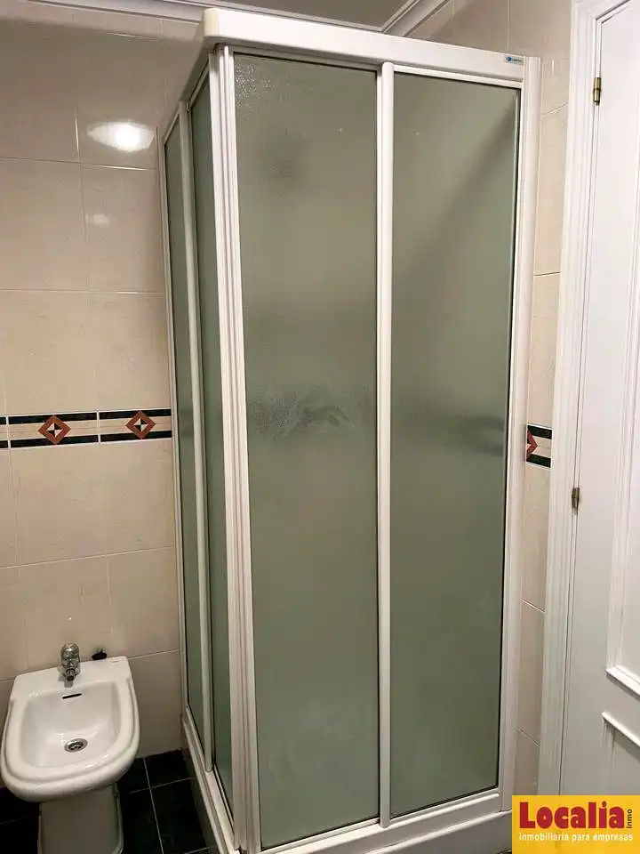 Baño de Piso en venta en Santander con Calefacción, Trastero y Amueblado
