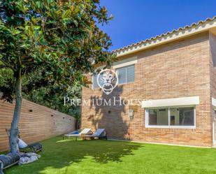 Exterior view of House or chalet for sale in Sant Andreu de Llavaneres  with Air Conditioner, Heating and Private garden