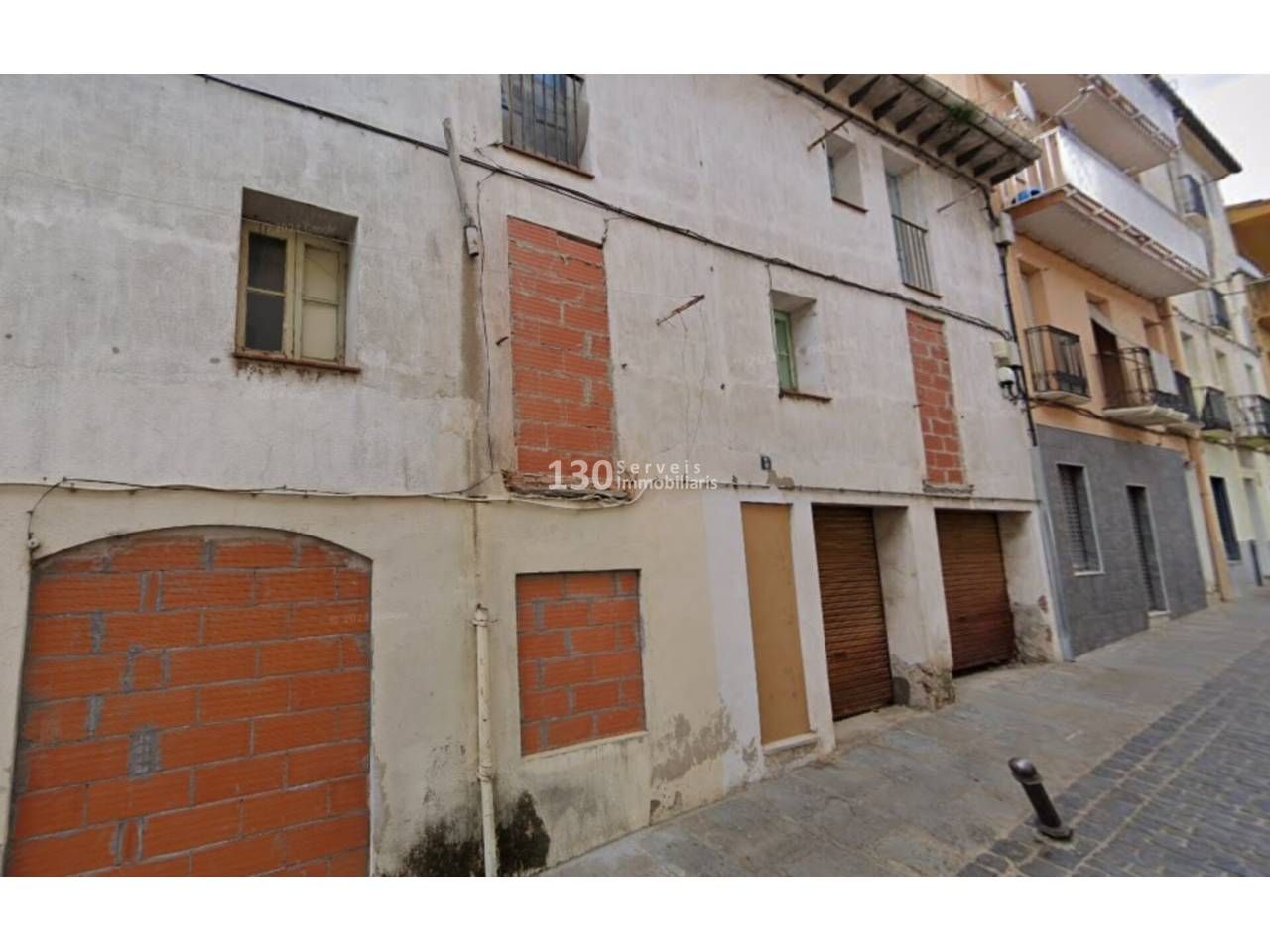 Vista exterior de Edifici en venda en Sant Joan Les Fonts