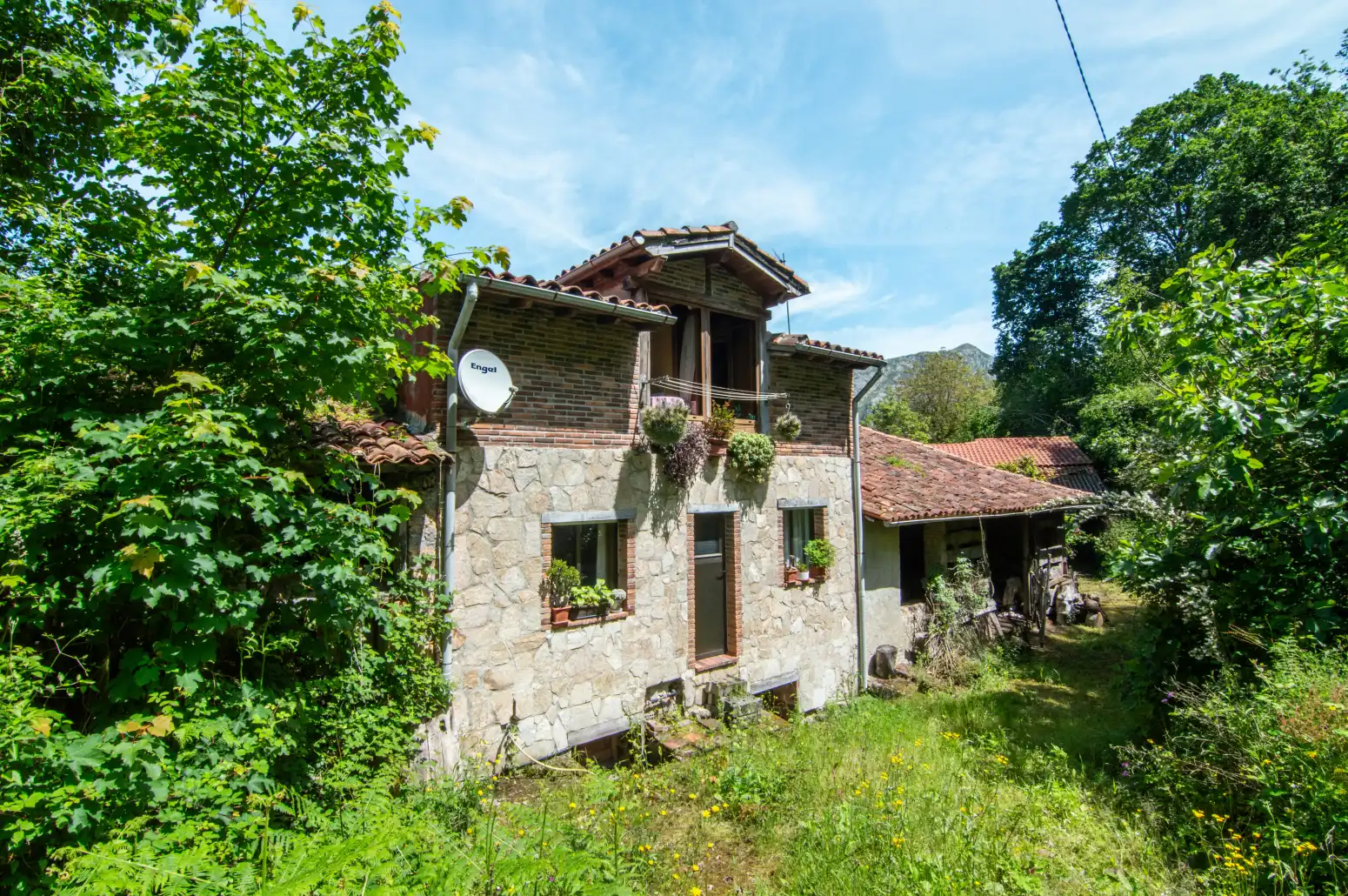Vista exterior de Casa o xalet en venda en Llanes amb Calefacció