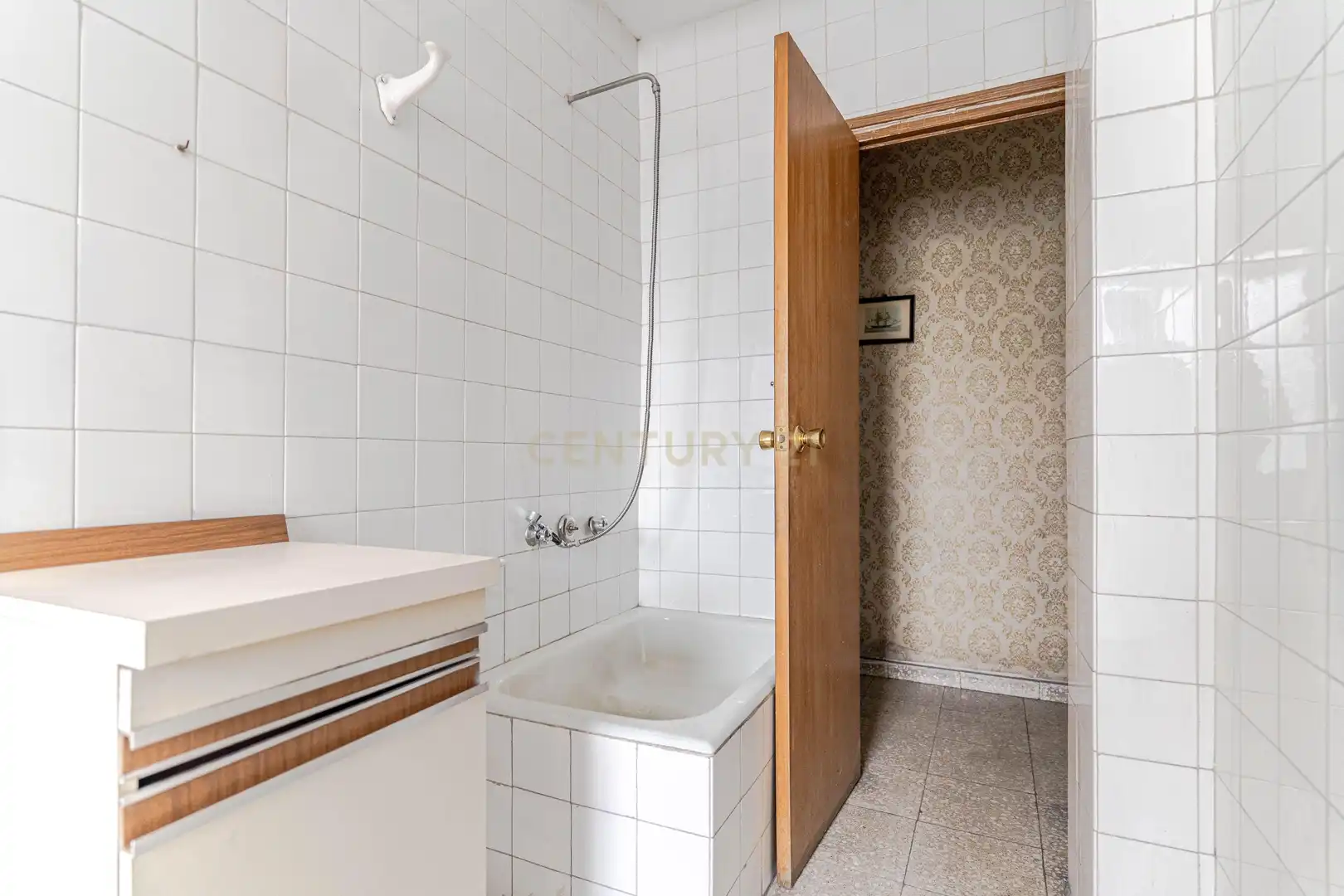 Bany de Apartament en venda en Granada amb Balcó