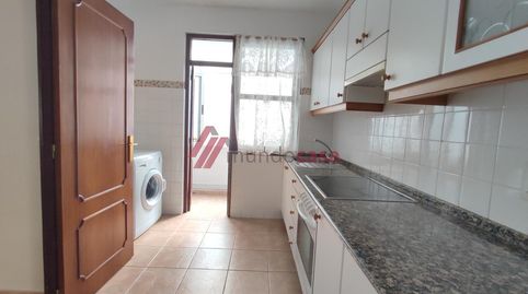 Foto 3 de Piso en venta en Alto del Castaño, Narón