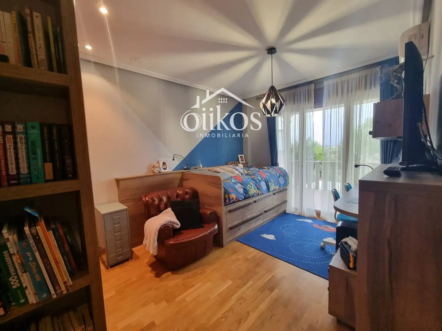 Habitación de Casa adosada en venta en Villamayor con Aire acondicionado, Calefacción y Parquet