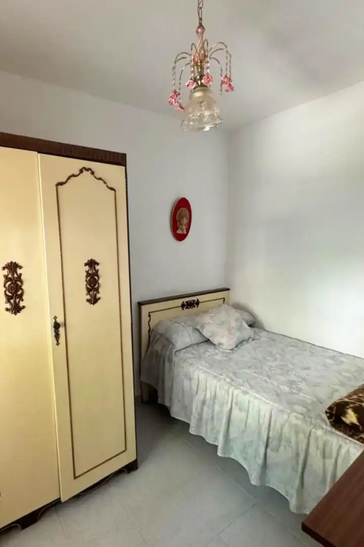 Dormitori de Casa adosada en venda en Puertollano amb Moblat