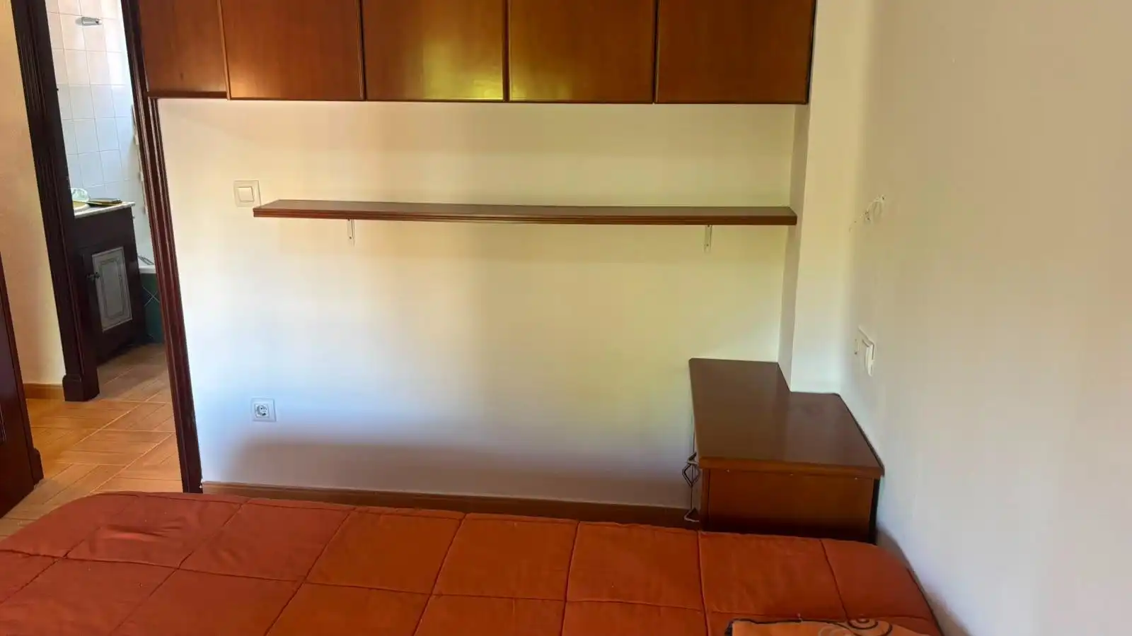 Flat for sale in Sevilla  with Air Conditioner, Terrace and Furnished