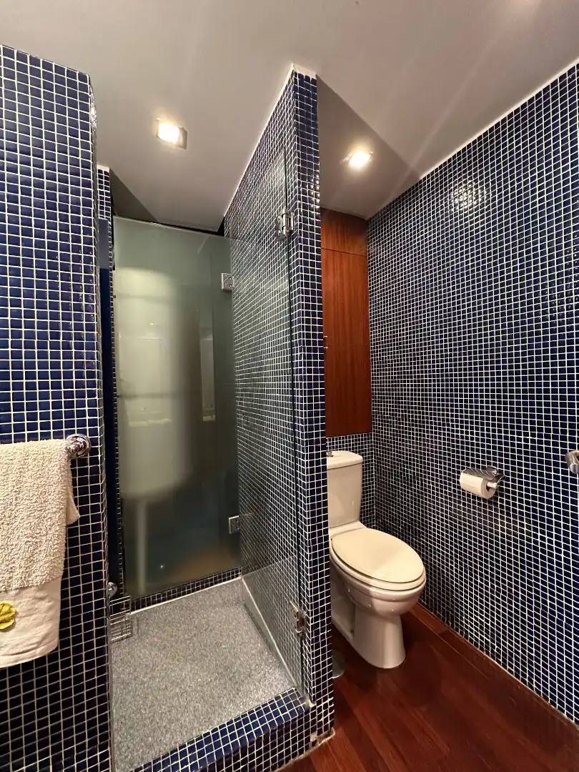 Badezimmer von Wohnungen zur Miete in Santiago de Compostela  mit Heizung, Privatgarten und Parkett