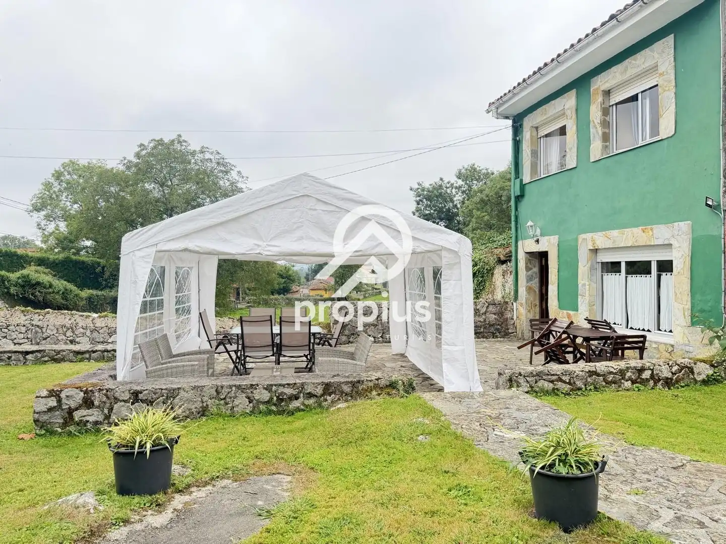 Maison mitoyenne avec jardin à vendre à Parres